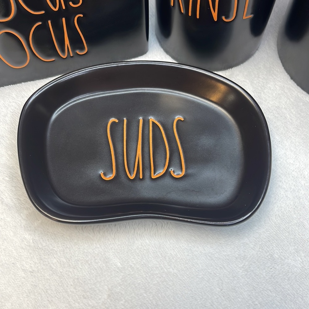 🌟Rae Dunn 🎃 Halloween Hocus Pocus 🎃 6PC Bathroom Set 🌟 - Picture 4 of 14